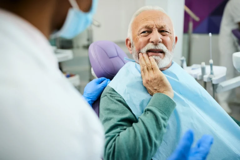 Evaluación dental para prevenir pérdida de dientes en clínica de Vega Alta